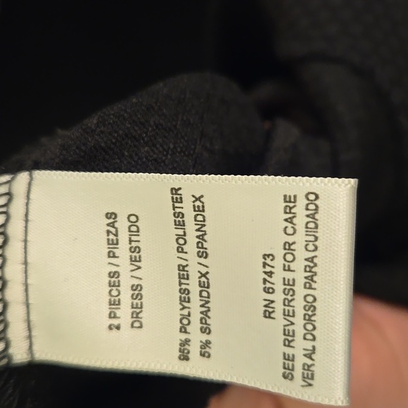 Elegant Two-Piece Dress with Lace Detail - Picture 5 of 5